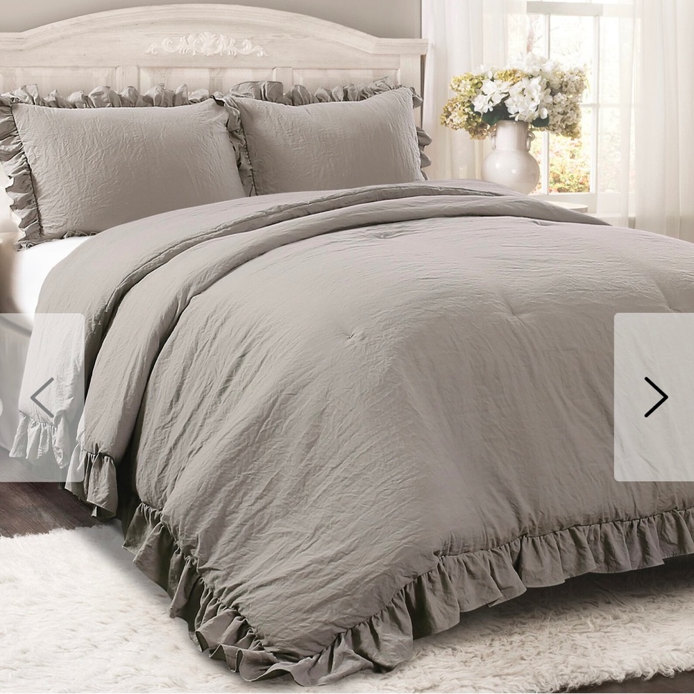Roxbury Comforter Set In Gray